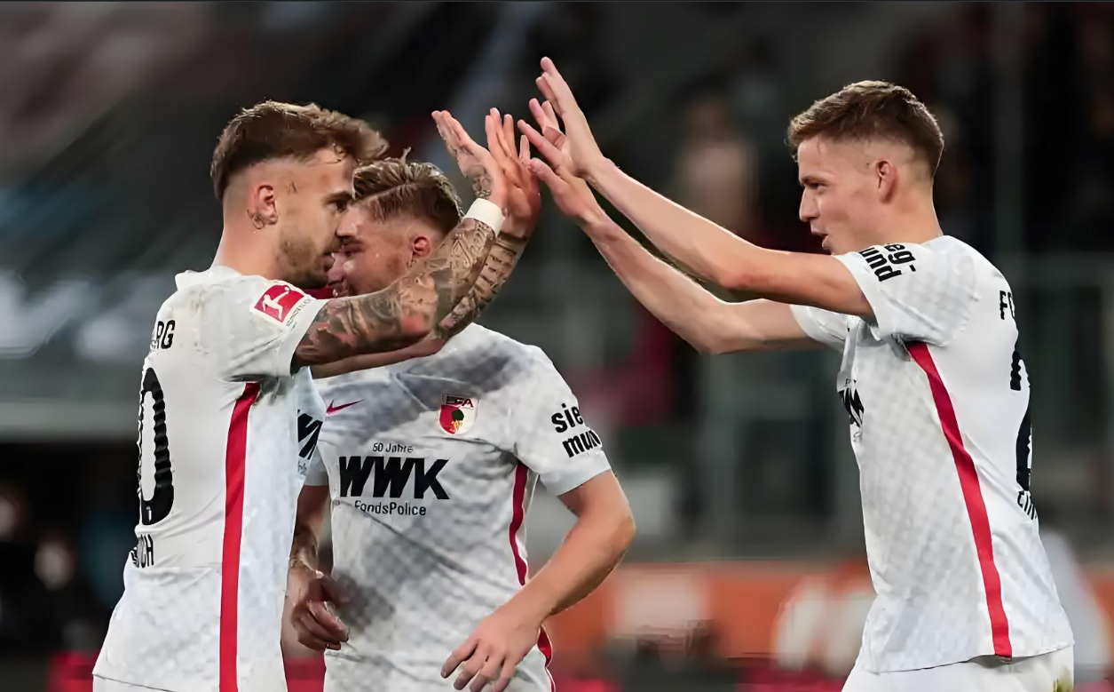 包含转折点！拜仁慕尼黑造点机会，意甲清晨攻防权衡，更衣室稳定，团队化学反应显著的词条