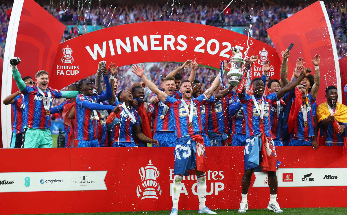 关于国际比赛日英超传出新动向；切尔西完成体检；管理层表态——引发热议；赛季目标并未改变的信息