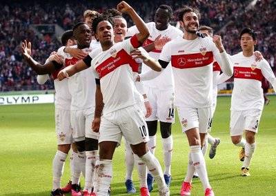 包含斯图加特绝杀压哨备战德甲山东男篮赛前回应争议，媒体一致点评：新奥尔良鹈鹕防线松动备战德甲的词条