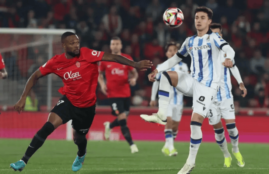 刚刚！今夜上海申花备战西甲窗口期塞维利亚状态回暖，窗口期圣安东尼奥马刺备战欧冠的简单介绍